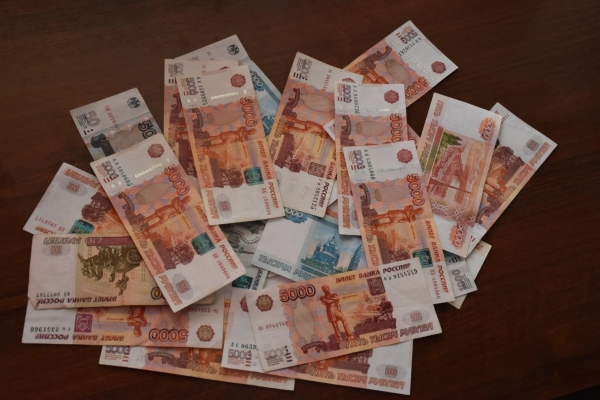 Первых 500 победителей лотереи для привившихся от COVID-19 определили в России