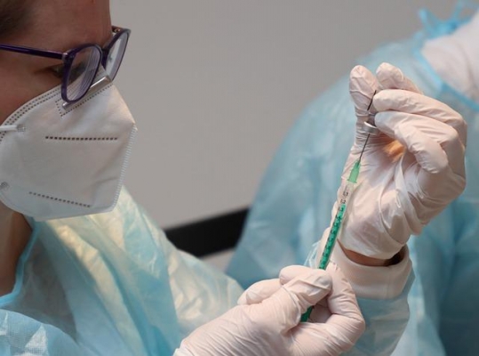 Гинцбург выступил за обязательную вакцинацию от коронавируса
