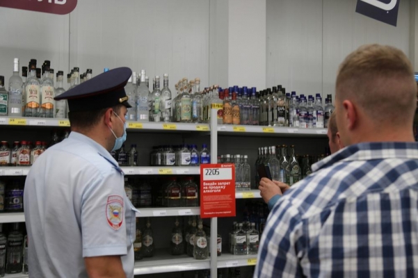 В день проведения Последнего звонка в Ижевске в 12 магазинах продавали алкоголь 
