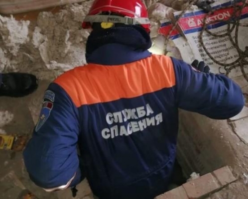 Спасатели помогли пожилой женщине выбраться из подполья в Ижевске