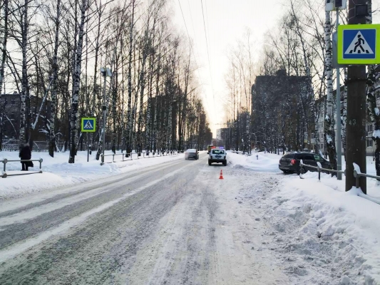 8-летнюю девочку сбили на пешеходном переходе в Ижевске