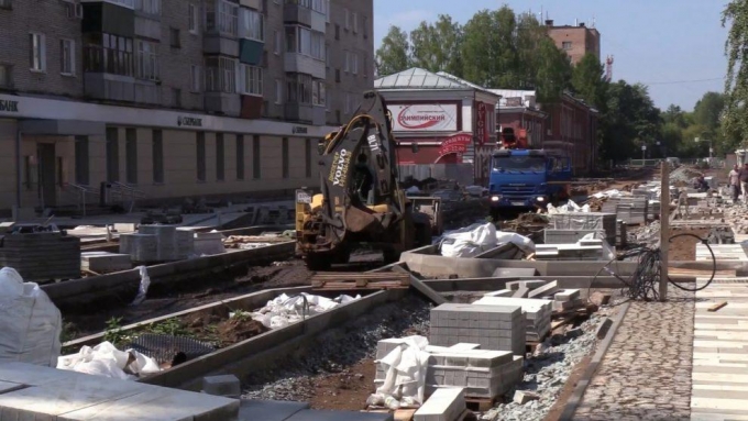 На 2-3 недели отстают от графика работы по реконструкции улицы Кирова в Глазове
