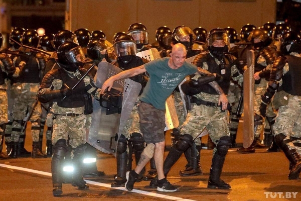 По фактам столкновений в Белоруссии возбудили уголовные дела