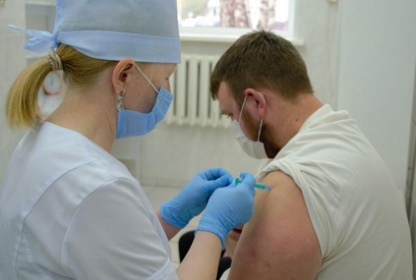 Вакцинацию от коронавируса в Удмуртии прошли более 53 тысяч человек
