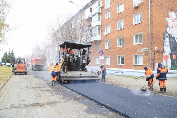 На площади 50 лет Октября в Ижевске появился новый асфальт