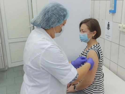 Более 10 000 доз вакцины от коронавируса поступило в Удмуртию