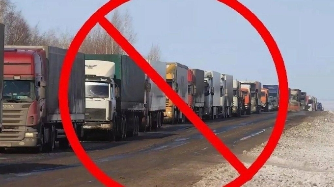В апреле в Кизнерском районе ограничат движение большегрузов свыше 6 тонн по автодорогам
