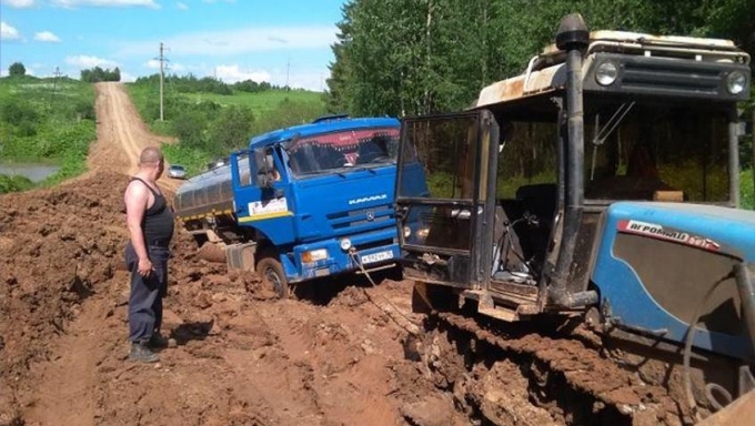 Правительство Удмуртии ищет пути решения проблемы ремонта дорог на севере республики
