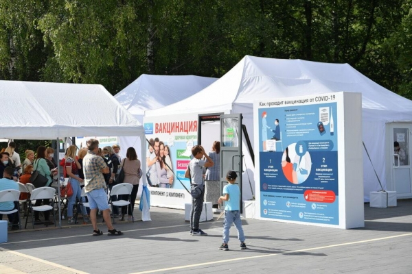 Более 25 тысяч человек поставили прививку от коронавируса в пункте вакцинации на Центральной площади Ижевска