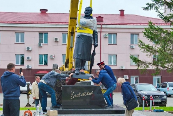 Памятник Петру Чайковскому появился у железнодорожного вокзала в Ижевске